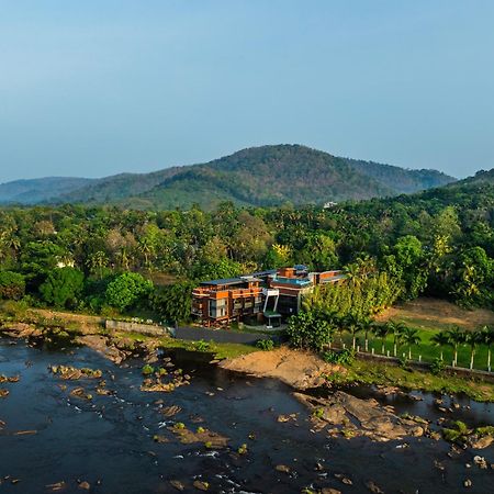 Sterling Athirappilly Hotel Kallana Exterior foto