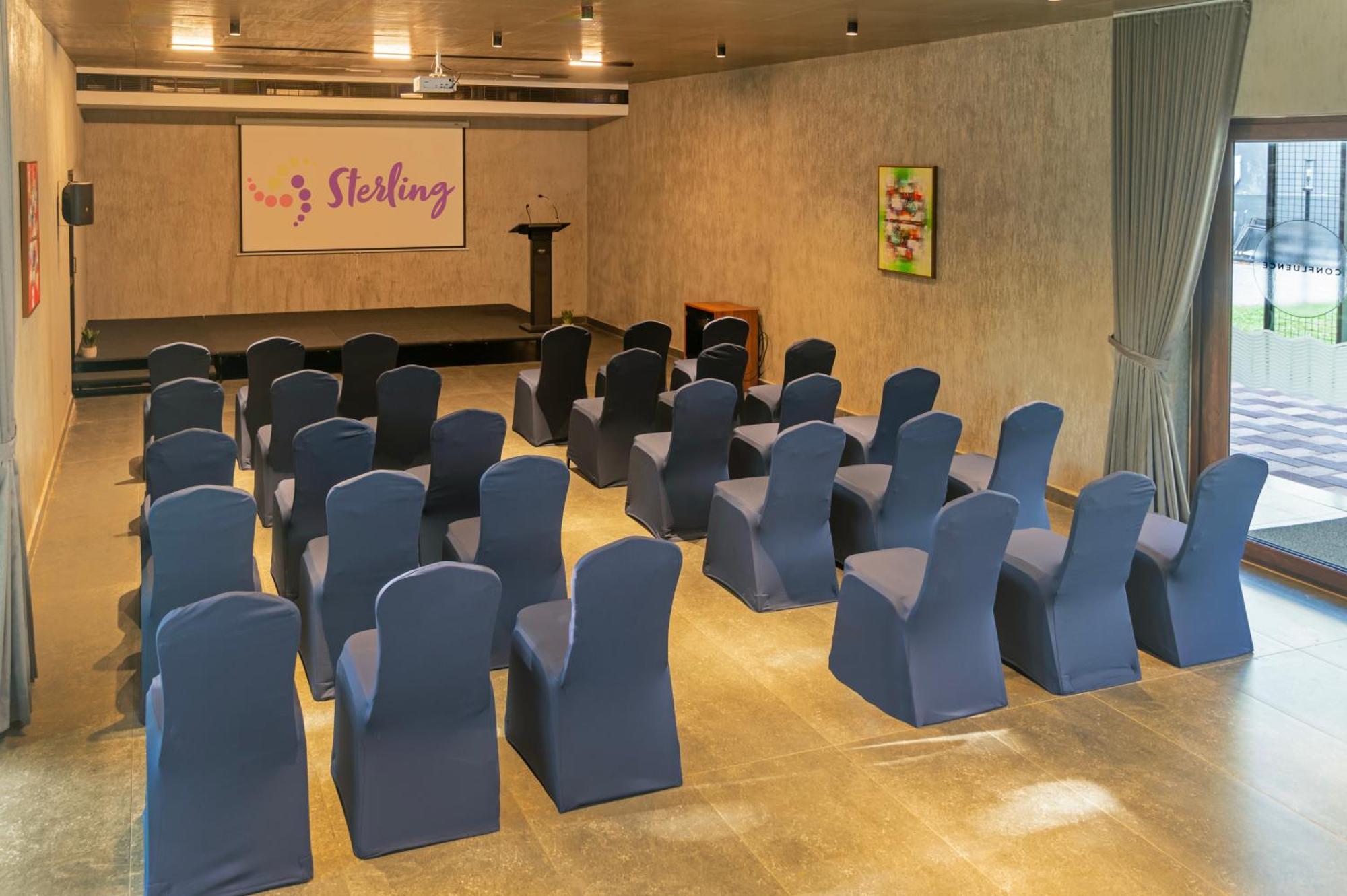 Sterling Athirappilly Hotel Kallana Exterior foto