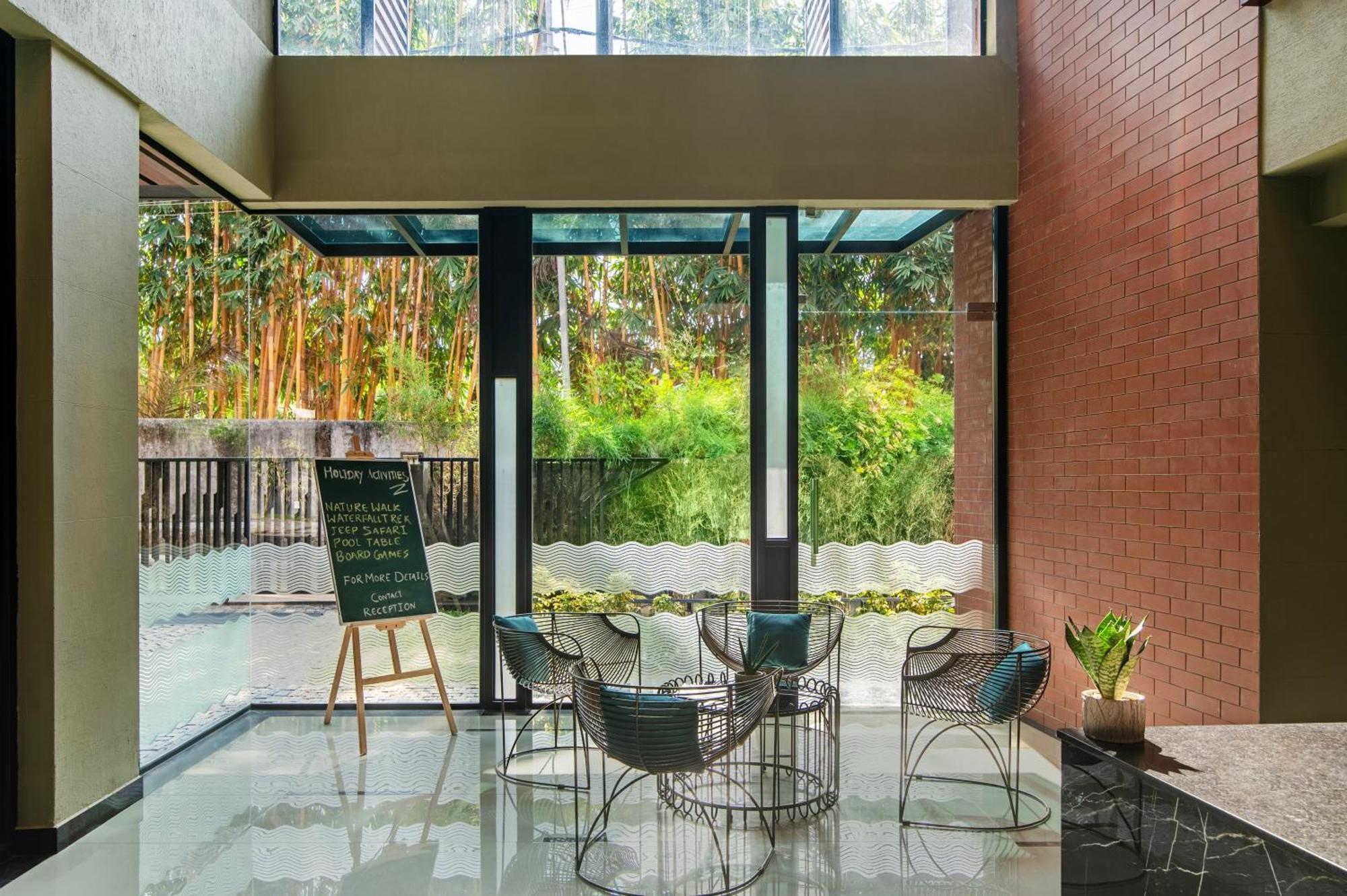 Sterling Athirappilly Hotel Kallana Exterior foto