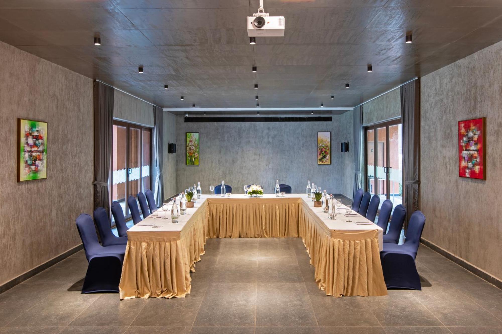 Sterling Athirappilly Hotel Kallana Exterior foto